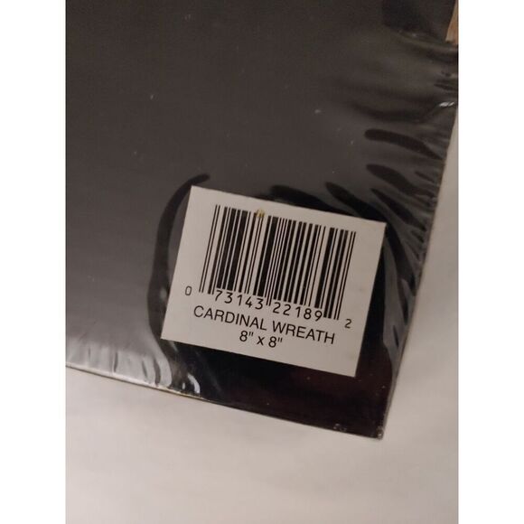 Cardinal Wreath 8"x8" Glass Cheeseboard & Knife Set. - Picture 2 of 4